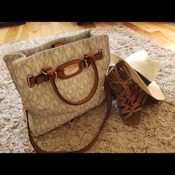 ❌SOLD❌Michael Kors large Hamilton white monogram - Picture 1 of 6